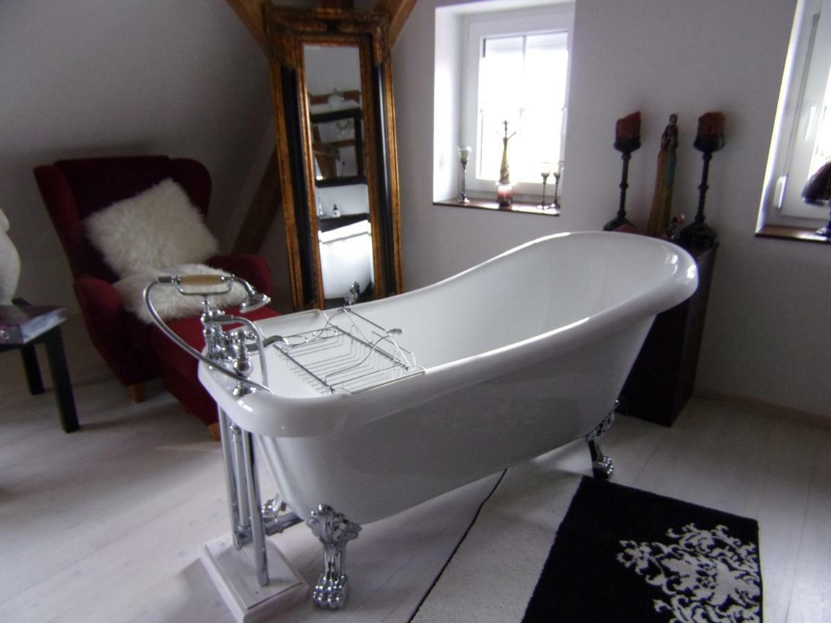 Kleines Schloesschen Appartement Leinau